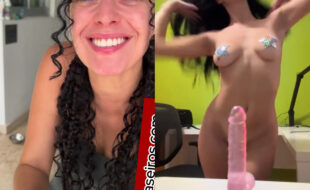 Camila Araujo masturbando a buceta gostosa com pal de borracha enorme